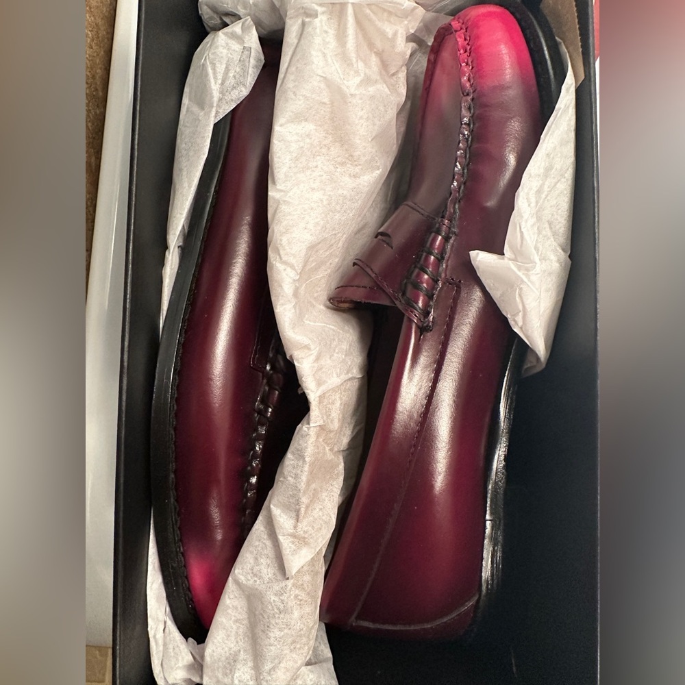G.H. Bass & Co. Burgundy Ombre Whitney Loafers - Picture 4 of 8